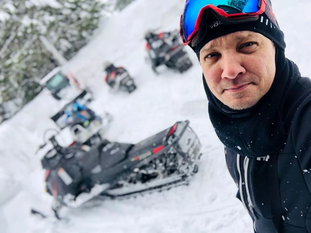 Renner s-a plâns de zăpada abundentă din ultimele zile (Foto: Instagram)