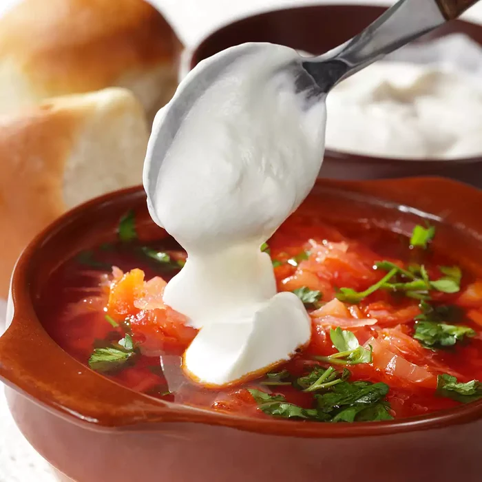 Supă de sfeclă roșie cu varză. 