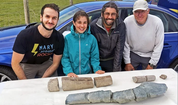 Fetița de 11 ani care a descoperit cea mai mare reptilă. Foto: Facebook.