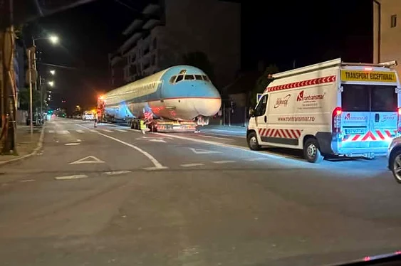 Convoiul, plecat de la Aeroportul Otopeni, a traversat mai multe județe Foto: FB