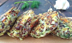 chiftelute de quinoa cu dovlecel si branza jpeg