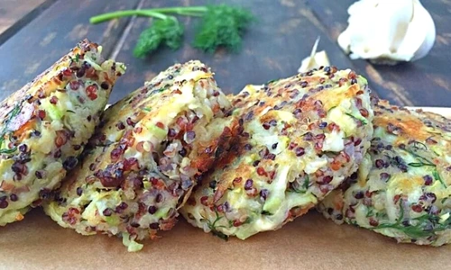 chiftelute de quinoa cu dovlecel si branza jpeg