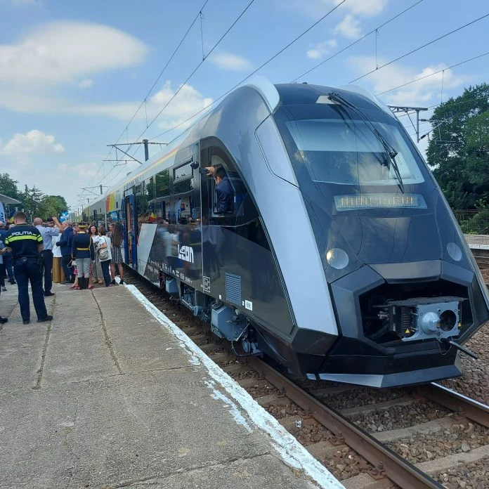 Trenul „Leon” fabricat la Electroputere Pașcani va transporta astronauți și experți aerospațiali, la 45 de ani de la zborul lui Dumitru Prunariu