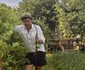 În grădina casei sale el este șefi