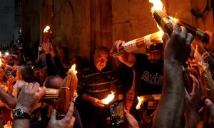 Lumina Sfântă la Ierusalim FOTO Profimedia