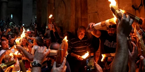 Lumina Sfântă la Ierusalim FOTO Profimedia