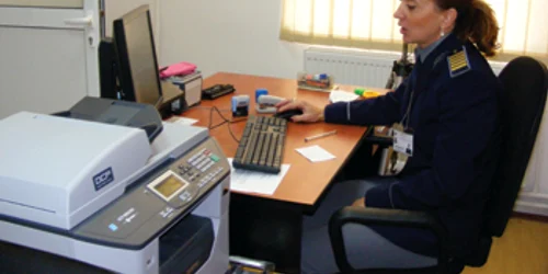 Reşiţa: Reşiţenii sunt speriaţi  de paşaportul electronic