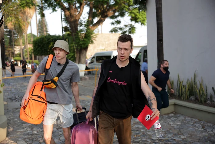 Solistul Jean Gavril a venit în concurs cu fratele lui, Dinu