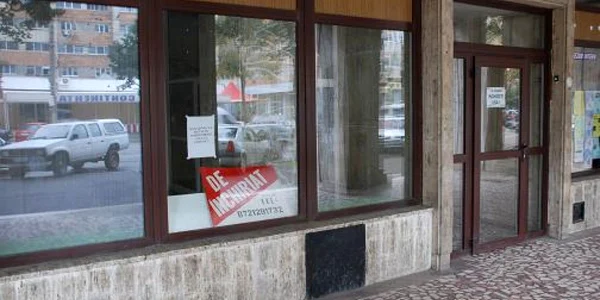 Tot mai multe firme şi-au suspendat activitatea din cauza crizei, foto Ciprian Dragomir