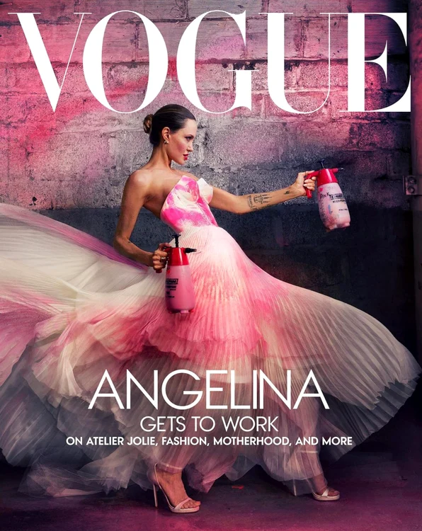 Angelina în Vogue, Instagram PNG
