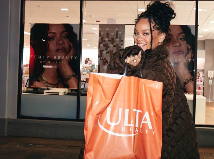 Rihanna este o gravidă nonconformistă foto: Instagram