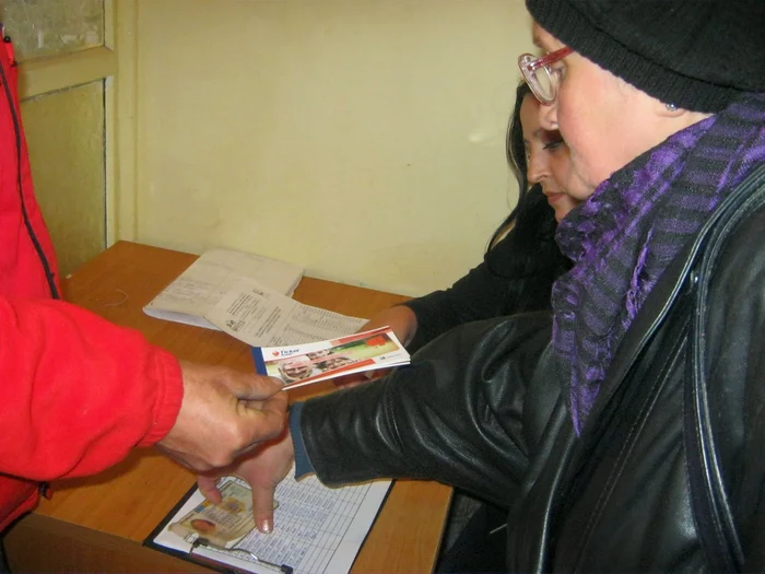 
    În jur de 5.000 de sărmani ar putea să beneficieze de tichtele sociale  