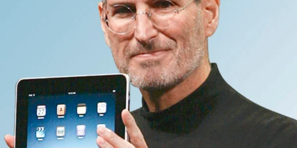 Steve Jobs, preşedintele Apple,  așteaptă ca Tablet PC-ul iPad să fie apreciat de către utilizatorii finali