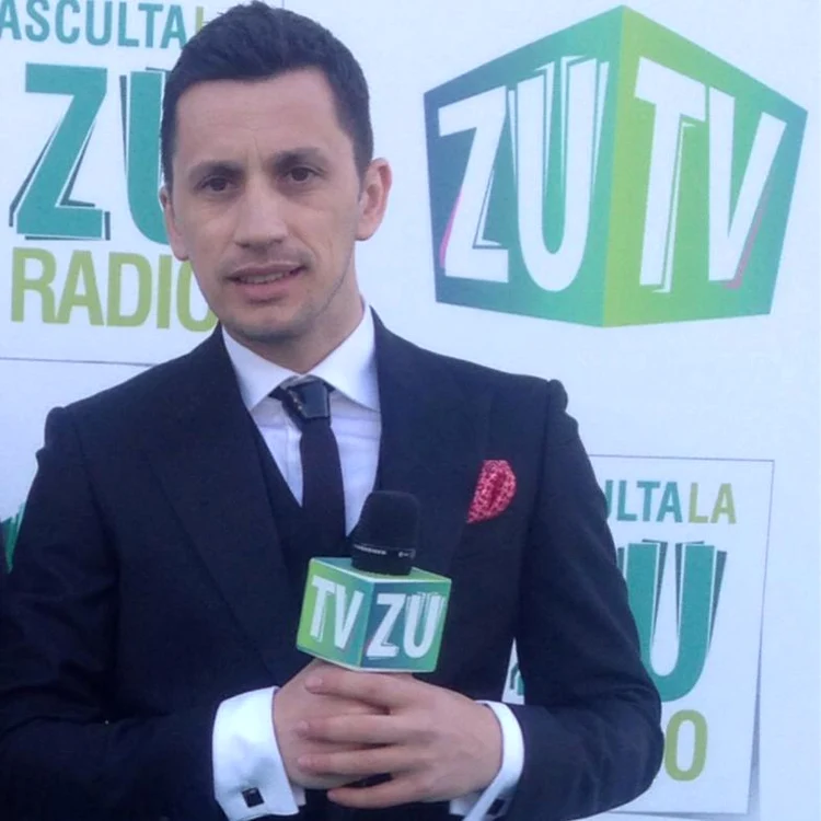
    Flick a compus sute de poezii, dar şi melodii ce au devenit hituriFoto: arhivă personală  