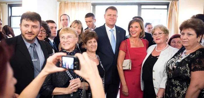 Klaus Iohannis, Carmen Iohannis şi românii din SUA Foto: Presidency.ro