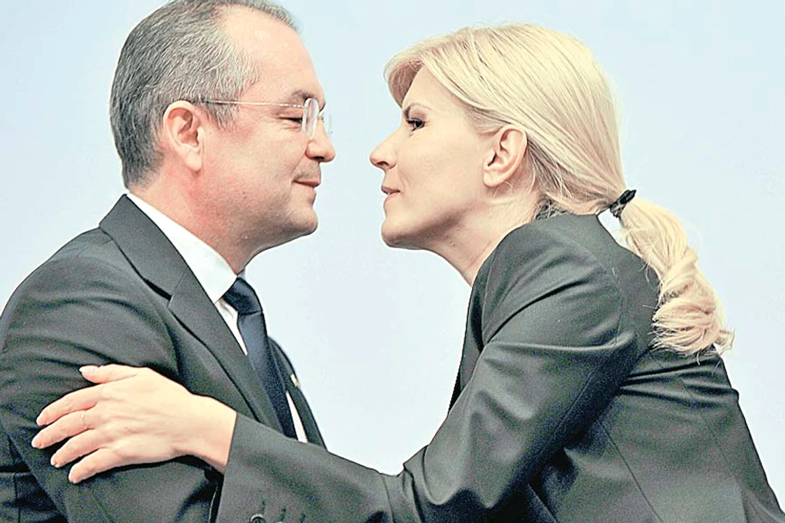 7 martie. Elena Udrea a susţinut un  discurs în faţa membrilor PDL. Ea şi-a  prezentat moţiunea cu care candidează  la preşedinţia partidului, intitulată  „Noul PDL. O Nouă Românie” (Fotografii: Mediafax)