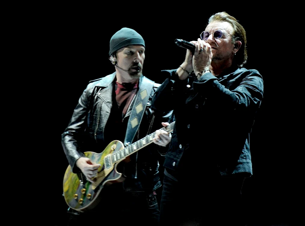 Bono în concert.
