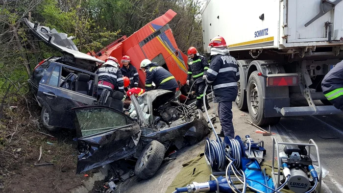 Un accident rutier cu 4 victime a avut loc pe DN 65 în dreptul Pădurii Saru FOTO ISU OLT Mediafax