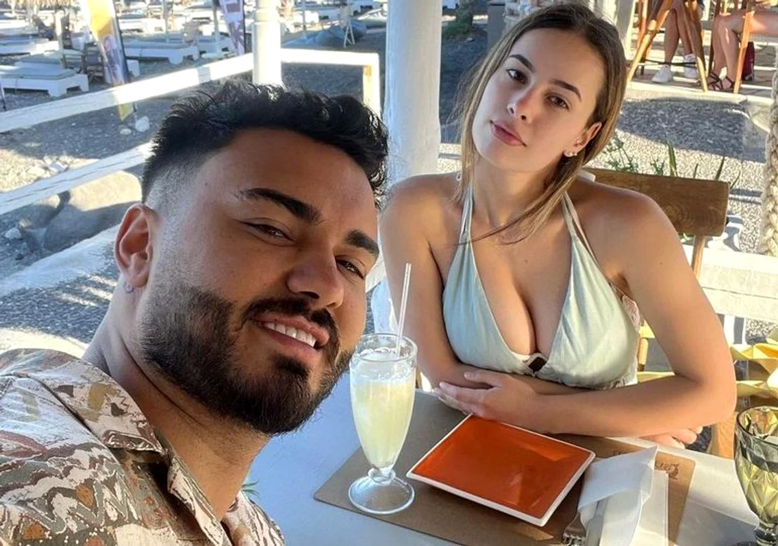 Jador, alături de iubita sa. Sursă: Instagram