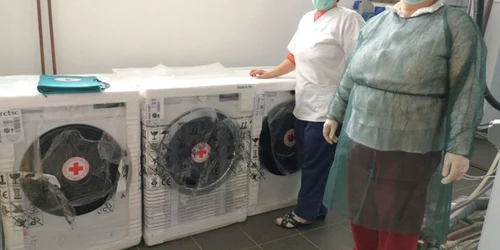Donaţie FOTO Crucea Roşie Mehedinţi