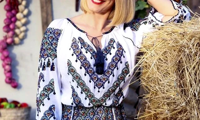 2 andreea esca jpg jpeg