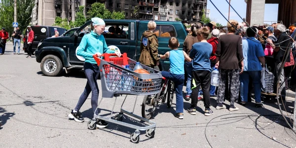 Oras Mariupol Ucraina port oameni strada civili militari 29 30 mai 2022 FOTO Profimedia