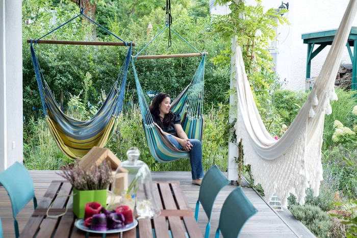 Hamace și leagăne outdoor diverse pe o terasă Sursă Houzz jpg