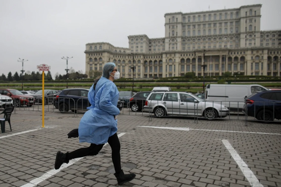 Centru vaccinare drive through Constituţiei. Foto Inquam Photos / Octav Ganea