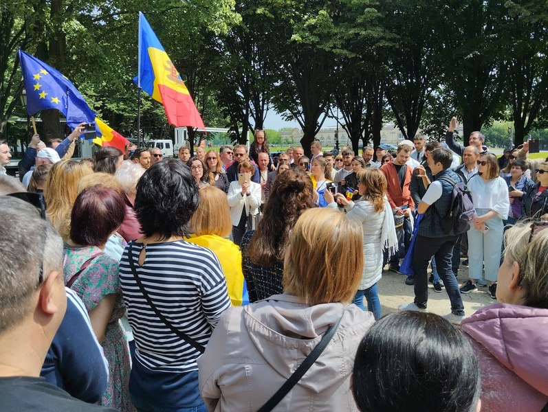 Premieră în România: Numărul cetățenilor care se întorc în țară l-a depășit pe al celor care pleacă