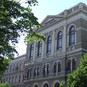 p 13 sus Universitatea Babes Bolyai WC jpg