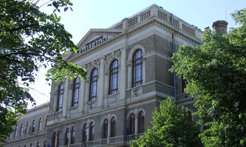 p 13 sus Universitatea Babes Bolyai WC jpg