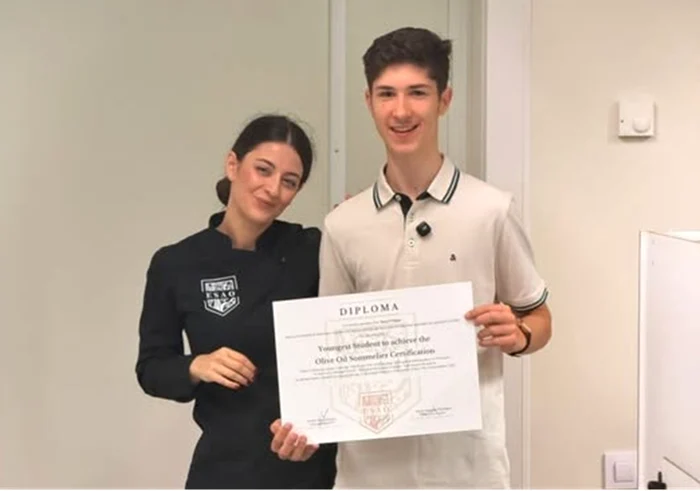 David Filipaș este cel mai tânăr somelier de ulei de măsline din lume. Foto: D'Olive