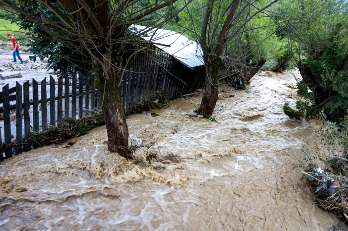 Avertizare hidrologică de Cod portocaliu și galben de viituri în mai multe județe din țară