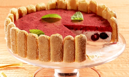 tort cu piscoturi si fructe de padure jpeg
