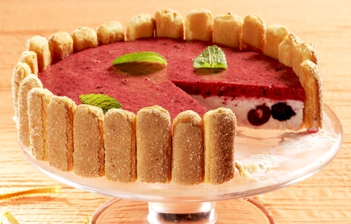 tort cu piscoturi si fructe de padure jpeg