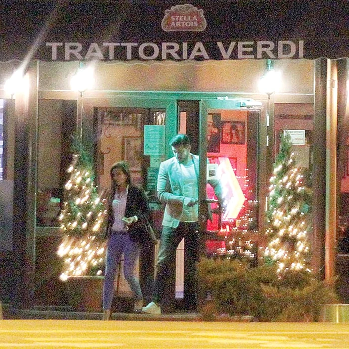 Victor a fost surprins de fotoreporterii Click! noaptea, în oraș, cu o brunetă misterioasă
