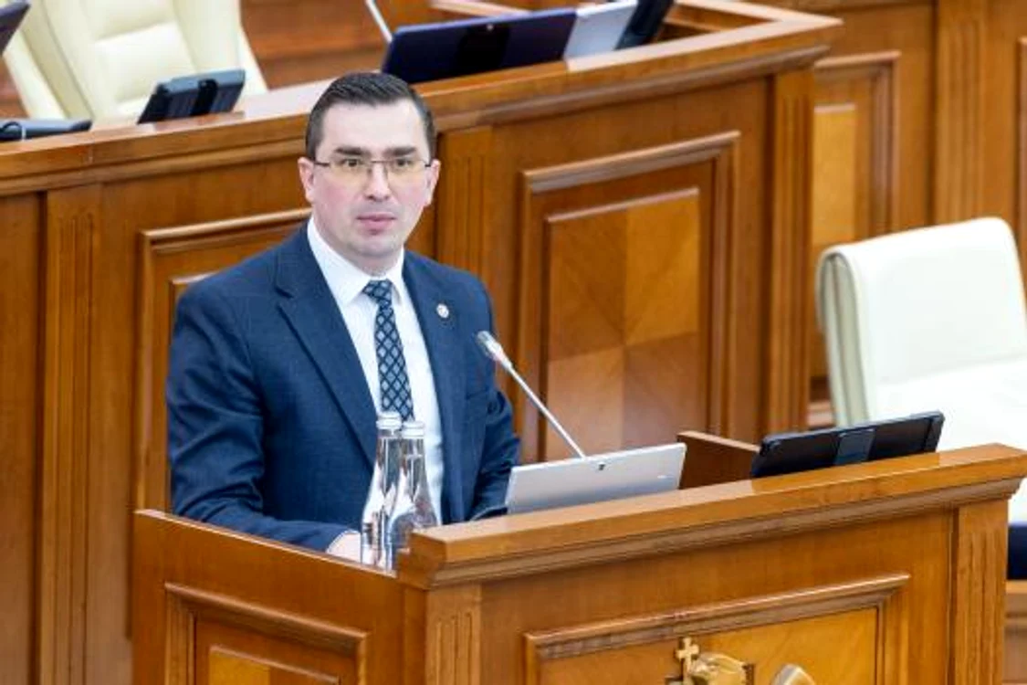Borosan afirmă că linia electrică Strășeni-Gutinaș a rămas fără finanțare. FOTO: Energie.gov.md