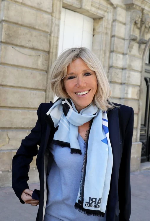 Exclusif   Prix SpÈcial   No Web No Blog   Brigitte Macron dans les rues de Bordeaux jpeg