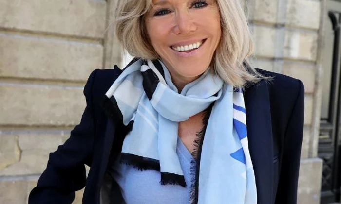 Exclusif   Prix SpÈcial   No Web No Blog   Brigitte Macron dans les rues de Bordeaux jpeg