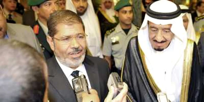 Mohamed Morsi, preşedintele Egiptului (centru) FOTO: Mediafax/AFP