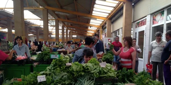Ţăranii îşi pot vinde legumele doar cu certificat de producător