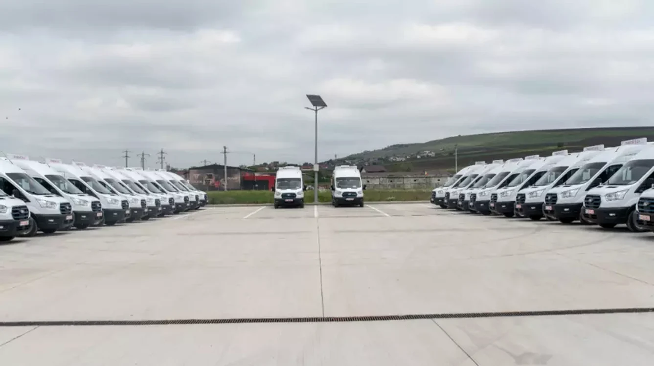 Liderul PNL spune că prețul microbuzelor este unul justificat / Sursa foto: Consiliul Județean Iași