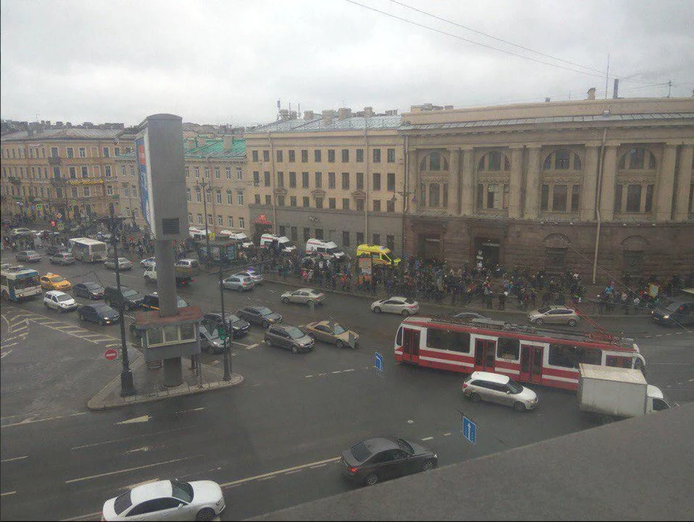 Explozie la metroul din Sankt Petersburg foto Twitter