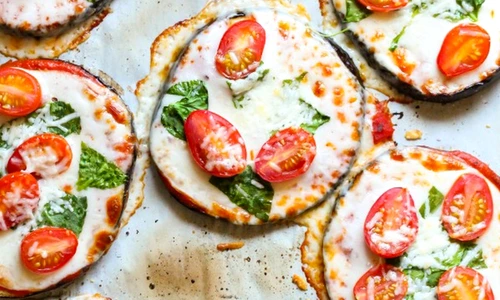 mini pizza cu vinete jpeg