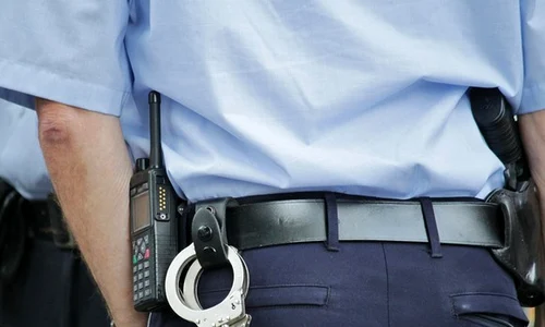 politist cu catuse jpeg