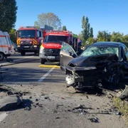Accident  localitatea Cleja, județul Bacău. Trei victime, 2 incarcerate. FOTO ziaruldebacau.ro