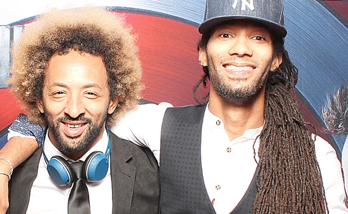 Ghedi (stânga) este cu cinci ani mai mare decât Musty Kamara