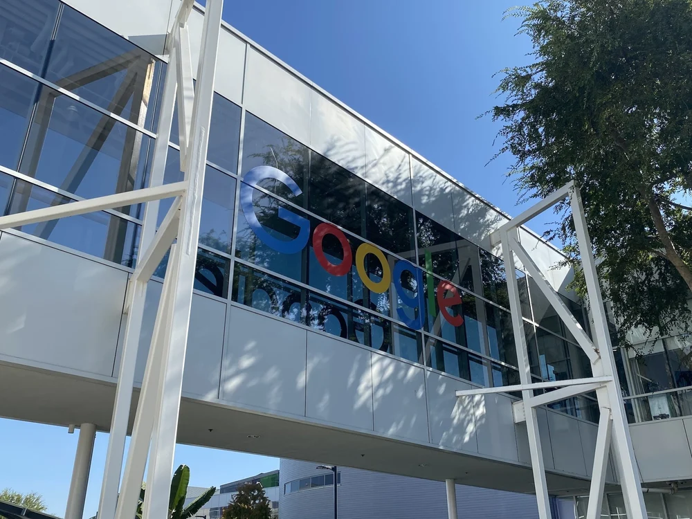 Comisia Europeană amendează Google cu 2,95 miliarde de euro pentru „practici abuzive” pe piața publicității online