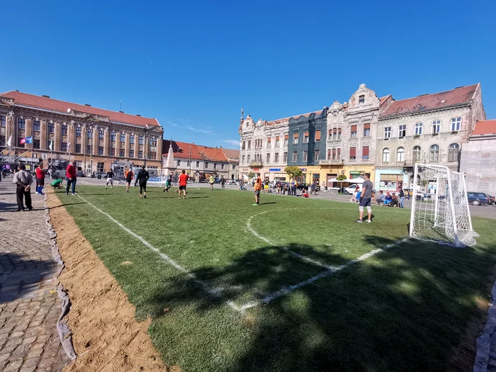 Fotbal în Traian FOTO Ștefan Both