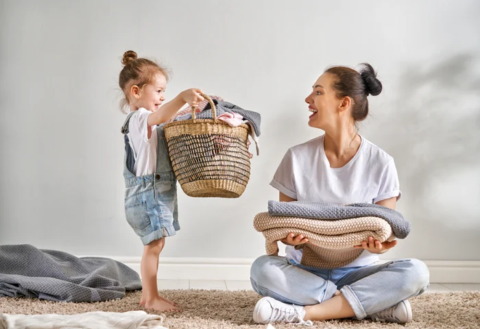 4 trucuri utile pentru a economisi timp şi efort cu spălatul hainelor întregii familii jpeg